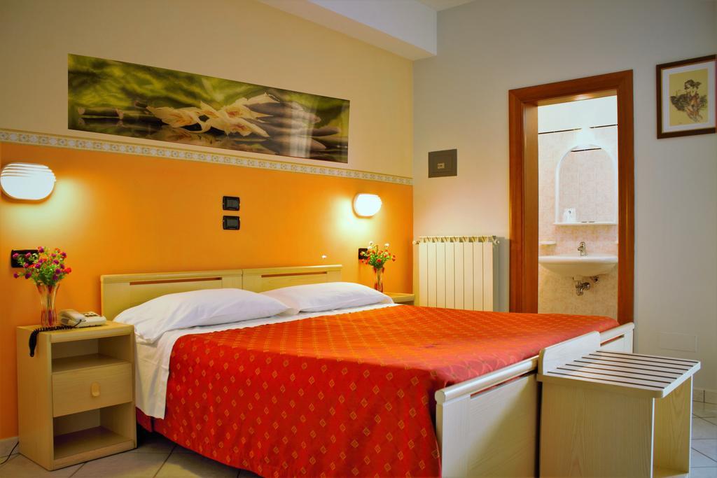 Hotel Monica Chianciano Terme Exterior photo