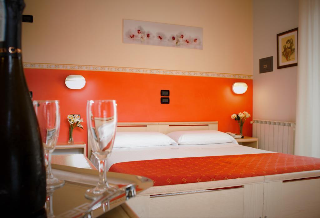 Hotel Monica Chianciano Terme Exterior photo